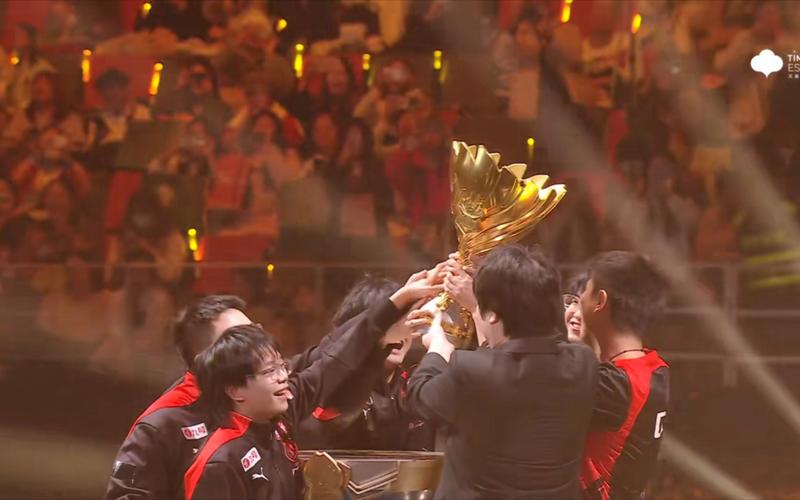 如果传闻是真的， JD Gaming 的新赛季阵容包括 Ale ， Xun ， Scout ， Peyz ， MISSING 。